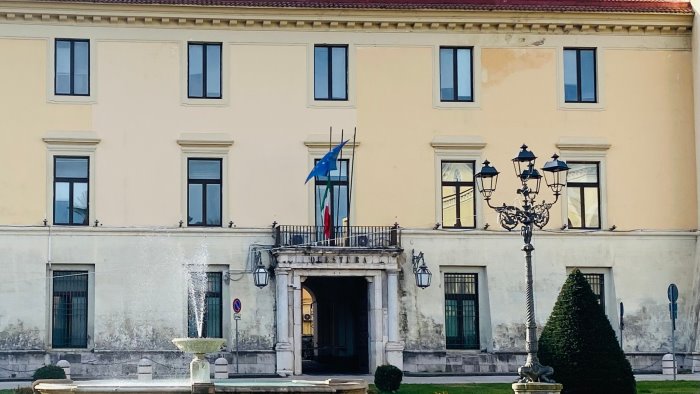 fuochi pirotecnici accesi nello spogliatoio dopo la denuncia arriva il daspo