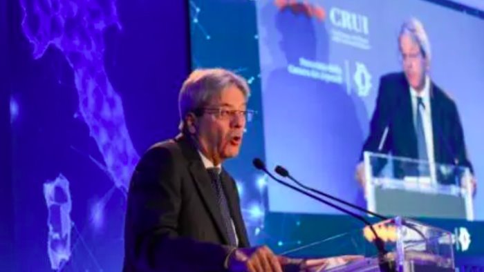 pnrr gentiloni governo non freni su riforme si rischia recessione