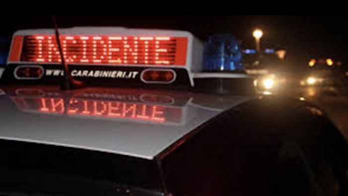 incidente a capaccio paestum infermiera di agropoli si ribalta con l auto