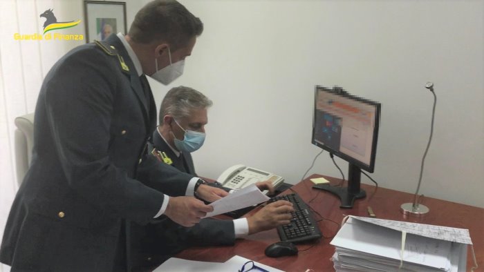 truffa sul bonus cultura 18 app arrestato anche un 23enne sannita