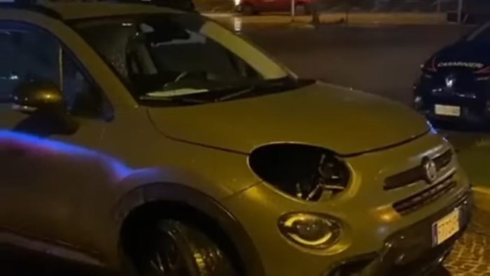 vanno in pizzeria e all uscita dal locale trovano l amara sorpresa