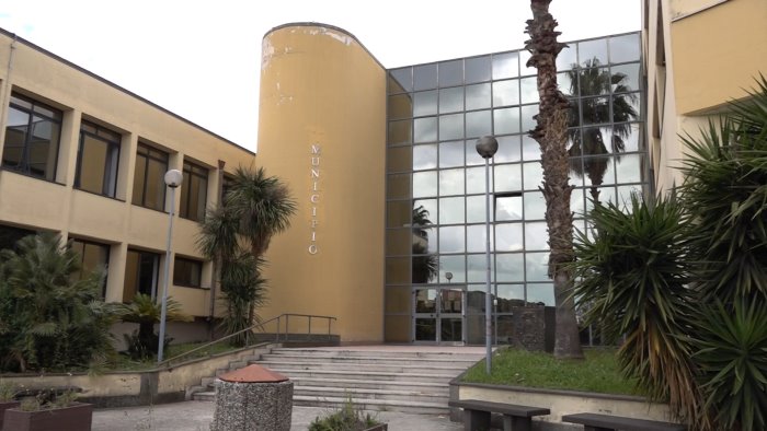 camorra il prefetto nomina commissione d indagine al comune di melito