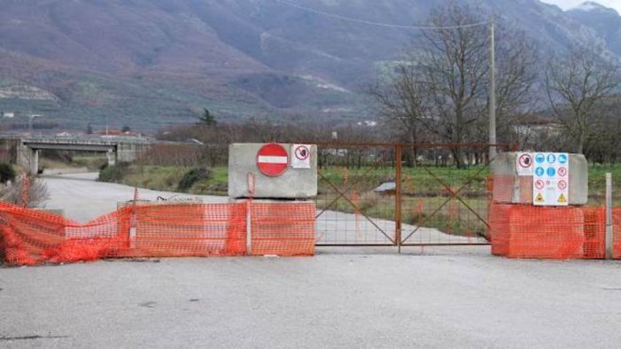 fondo valle isclero chiuso lo svincolo di melizzano per lavori alta velocita