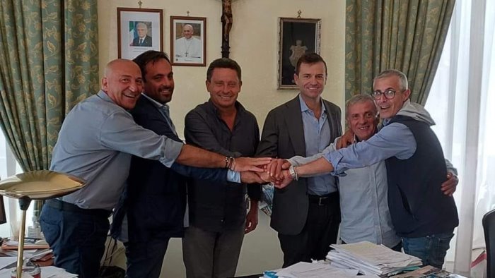 penisola sorrentina ecco il primo passo verso l unione dei comuni