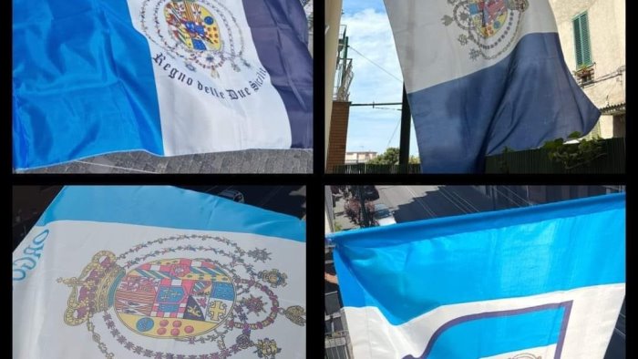 trionfo napoli bandiere del regno delle due sicilie in giro per la citta