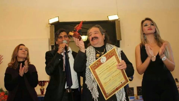 napoli l ambasciatore del sorriso in ricordo di marcello colasurdo