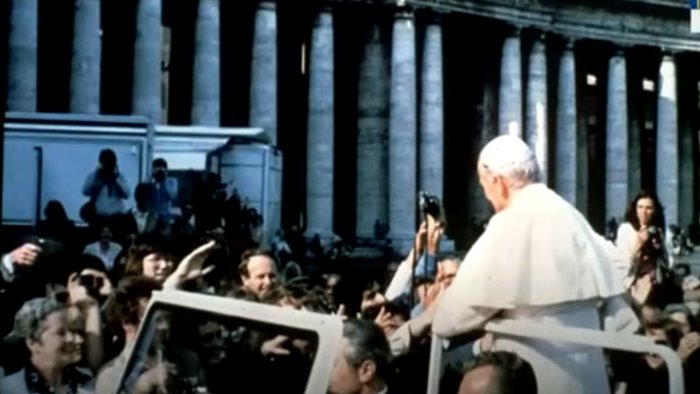 quando ali agca tento di cambiare la storia dell umanita sparando al papa