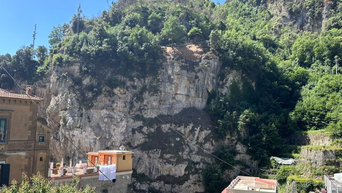 amalfi partita la messa in sicurezza del costone roccioso dell ex mattatoio