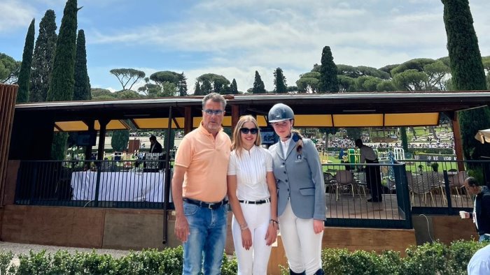 equitazione il centro ippico campano trionfa a piazza di siena