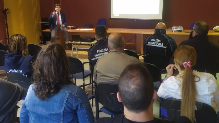 scuola di polizia locale regione campania ariano sede didattica decentrata