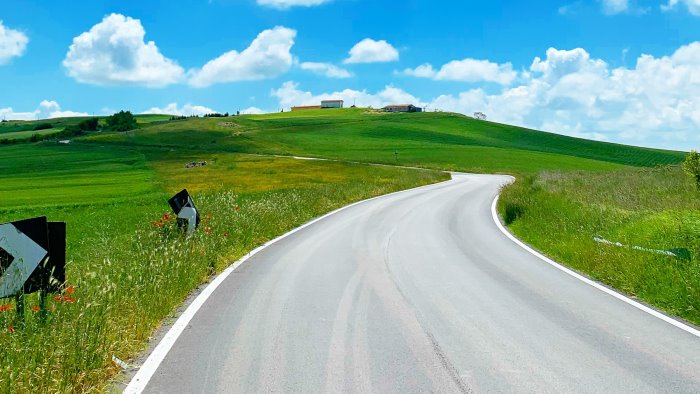 da villanova del battista a zungoli pedalando tra i sonori della natura