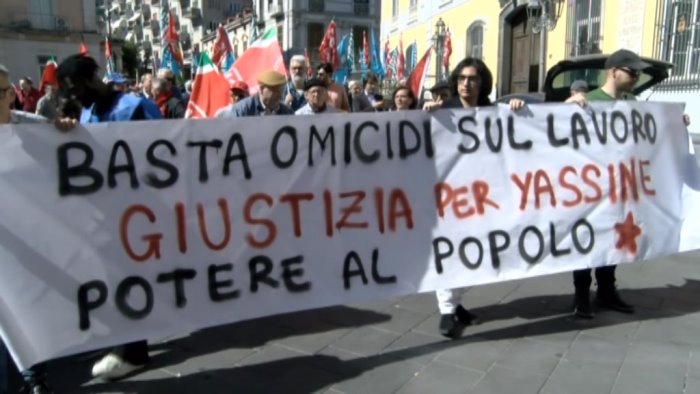 basta morti sul lavoro giustizia per yassine l urlo al corteo di nocera