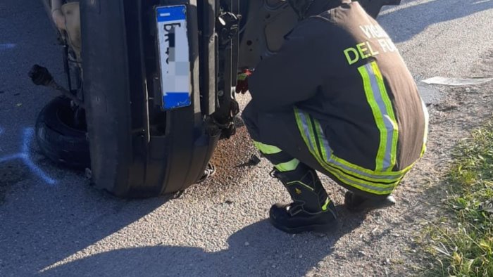 incidente frontale ad albanella 6 feriti tra loro 2 bambini