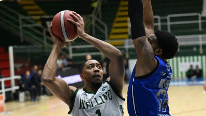 si chiude la stagione dell avellino basket brindisi vince 67 82