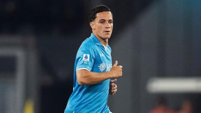 il napoli si ferma pari col genoa ma resta primo a un punto dall inter