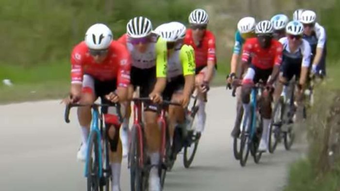 avellino arriva il giro d italia divieti di sosta e scuole chiuse ecco dove