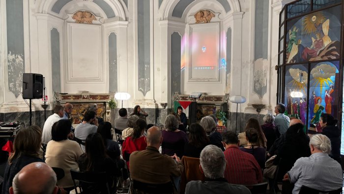 salerno termina il metis fest donati 1835 euro per gaza