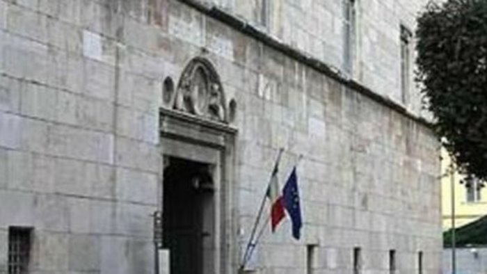 false sentenze per truffare i clienti arrestato avvocato a nola