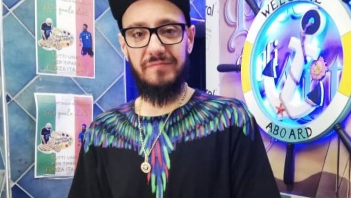 agguato nel ristorante pescheria di sant antimo ferito il noto tiktoker