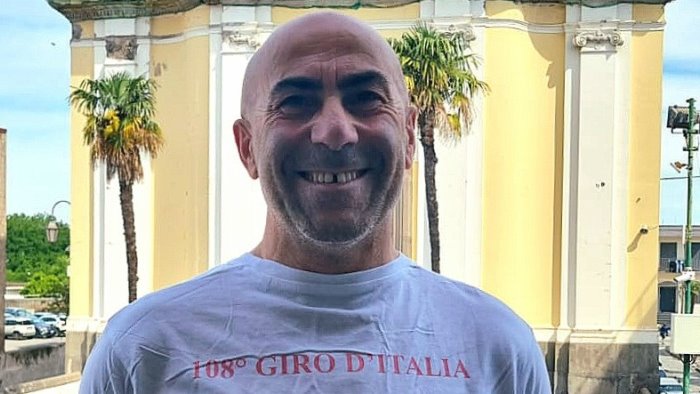 giro d italia a castello di cisterna alaia straordinaria vetrina