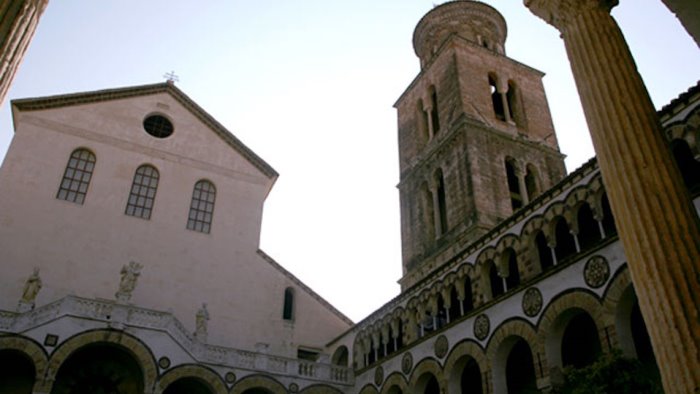 lavori al duomo di salerno e alla badia di cava il caso in parlamento