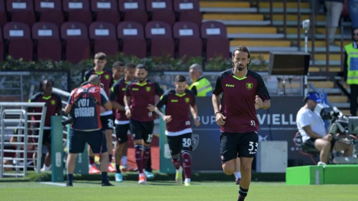 salernitana ferrari stringe i denti il capitano verra gestito
