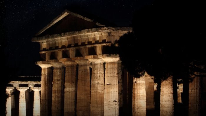 notte europea dei musei aperture straordinarie a paestum e velia