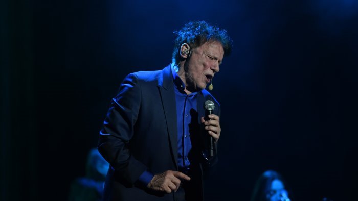 avellino massimo ranieri al gesualdo c e la nuova data dello spettacolo