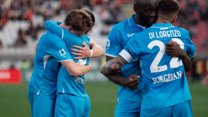 napoli vigilia di campionato verso il lecce con il rebus difesa