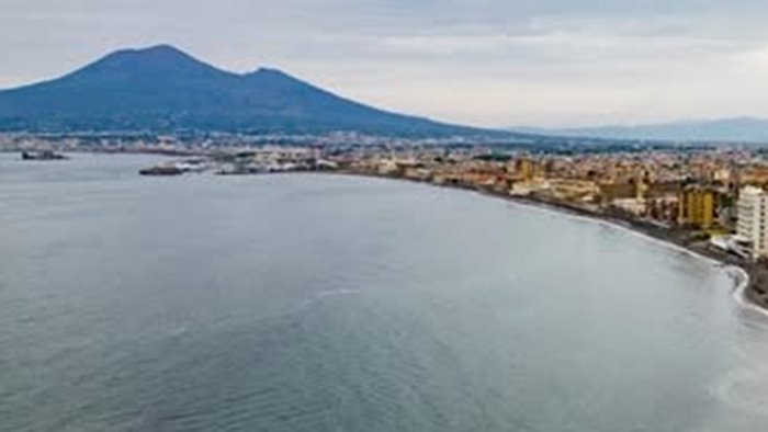 castellammare di stabia revocato il divieto provvisorio di balneazione