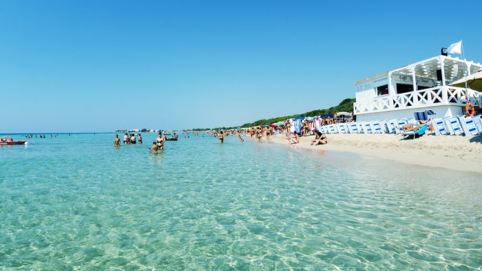 rissa tra bagnanti a porto cesareo due feriti finiscono in ospedale