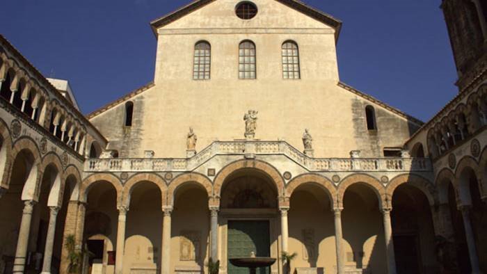 nuova collocazione alla statua della madonna immacolata del tesoro di san matteo