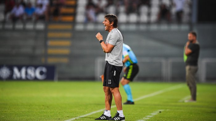 tra timori e scaramanzie i tifosi preparano la festa e conte pensa a una novita