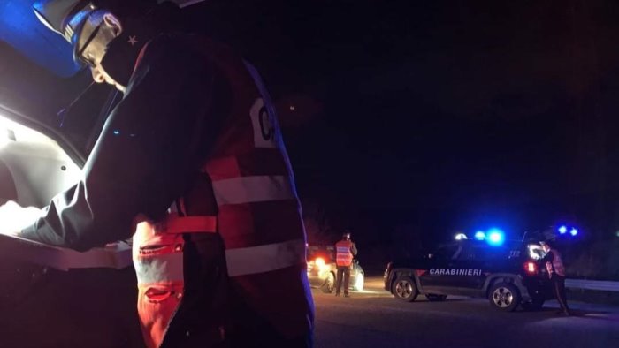 ariano in auto con 100 grammi di hashish nei guai 62enne