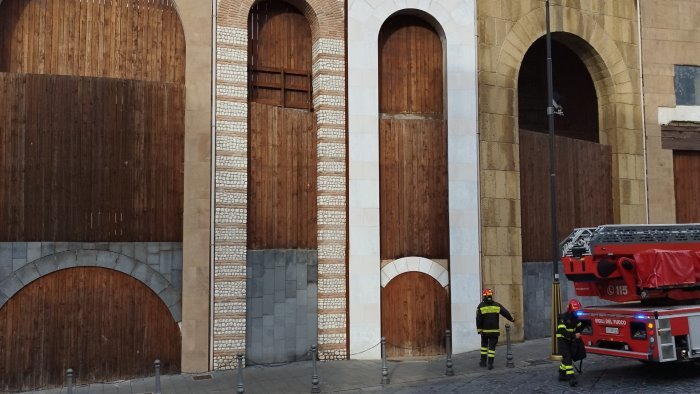 civico 22 restituiamo piazza duomo a benevento