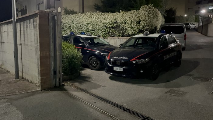 tragedia a fisciano donna morta nella vasca da bagno accanto un coltello