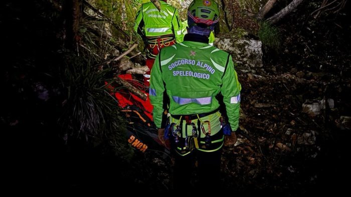 monte faito ferrante ferita inaccettabile mit intervenuto prontamente