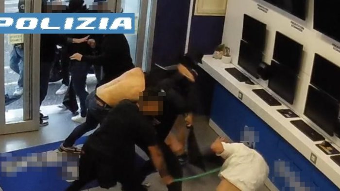 violenti scontri dopo gara di calcio provvedimenti pesanti nel casertano