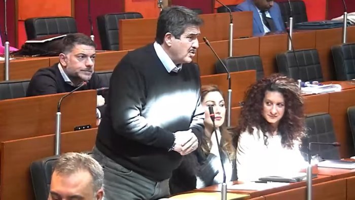 polemiche scudetto simeone il senatore leghista venga a trovarci