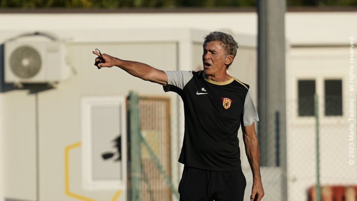 riprendono gli allenamenti e anche la protesta dei dissidenti