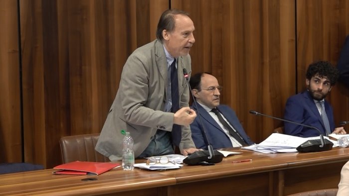 gengaro la revoca degli assessori certifica implosione della maggioranza