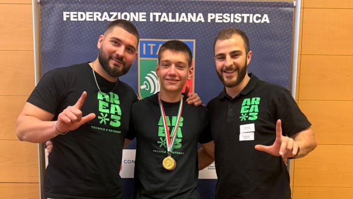 area 3 asd titolo italiano per bellofatto nel para powerlifting