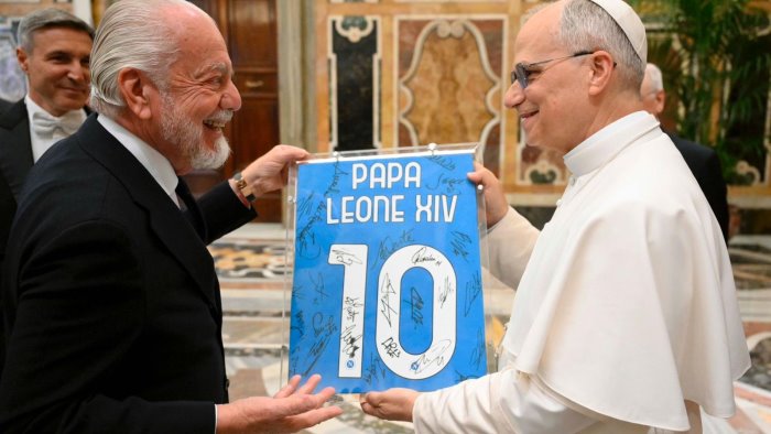 il napoli campione ricevuto dal papa in vaticano
