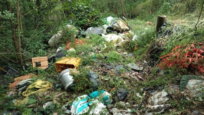 melito irpino gravissimo scempio ambientale nei pressi del fiume ufita foto