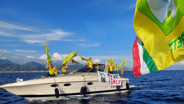 uva e verdura dall africa blitz di coldiretti al porto di salerno