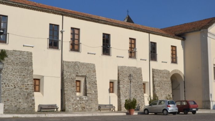 si al contratto preliminare per la nascita del primo ospedale veterinario