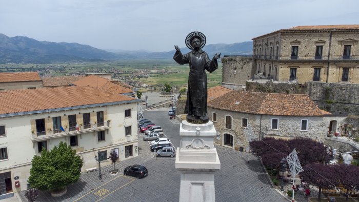 teggiano celebra san cono patrono della citta e della diocesi