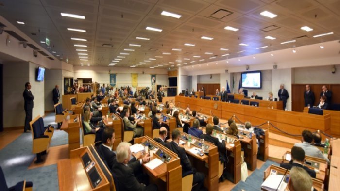 regionali approvata legge per ineleggibilita dei sindaci