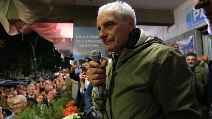 capaccio il neo sindaco paolino dopo la vittoria ora subito al lavoro
