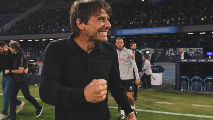 conte ci ha ripensato niente addio resta a napoli
